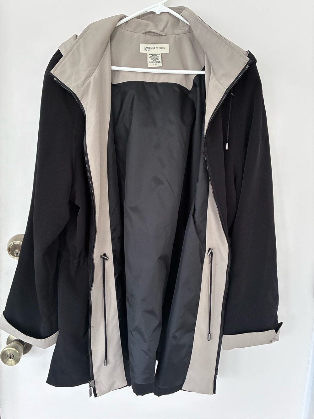 Jones New York Black Rain Jacket with Removable Beige Hood - Picture 2 of 9
